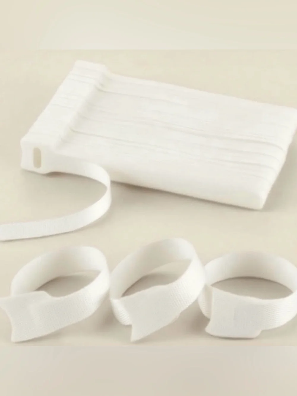💞 New 20-Count Pack of White Reusable Hook & Loop Cable Organizer Straps